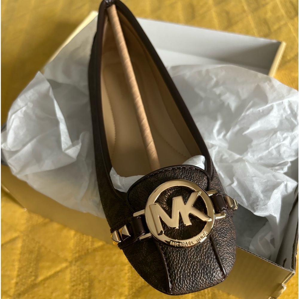 Michael Kors brown loafer - Picture 2 of 2